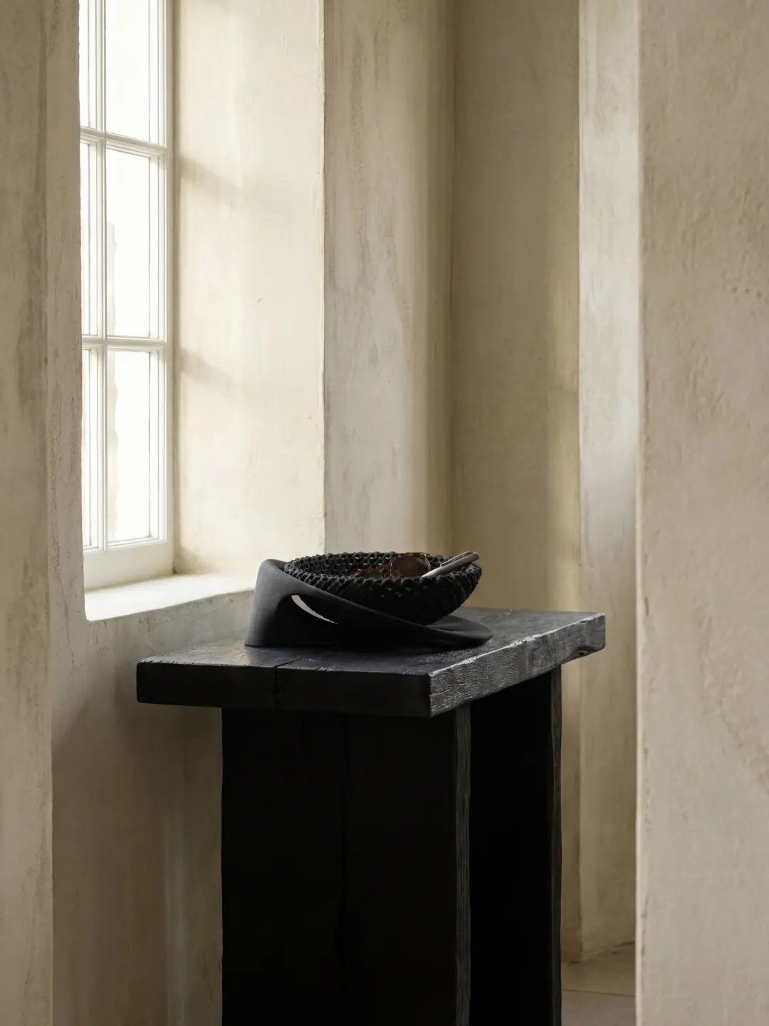 Caldera Bowl, quartz sand, by Rollo Studio, view 7