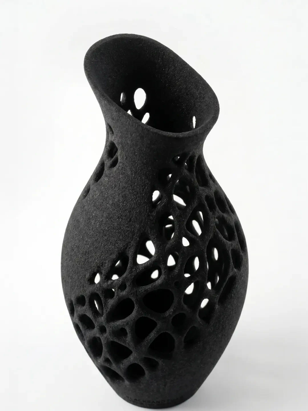 Erode Vessel V1 Vase, quartz sand, by Rollo Studio, view 2