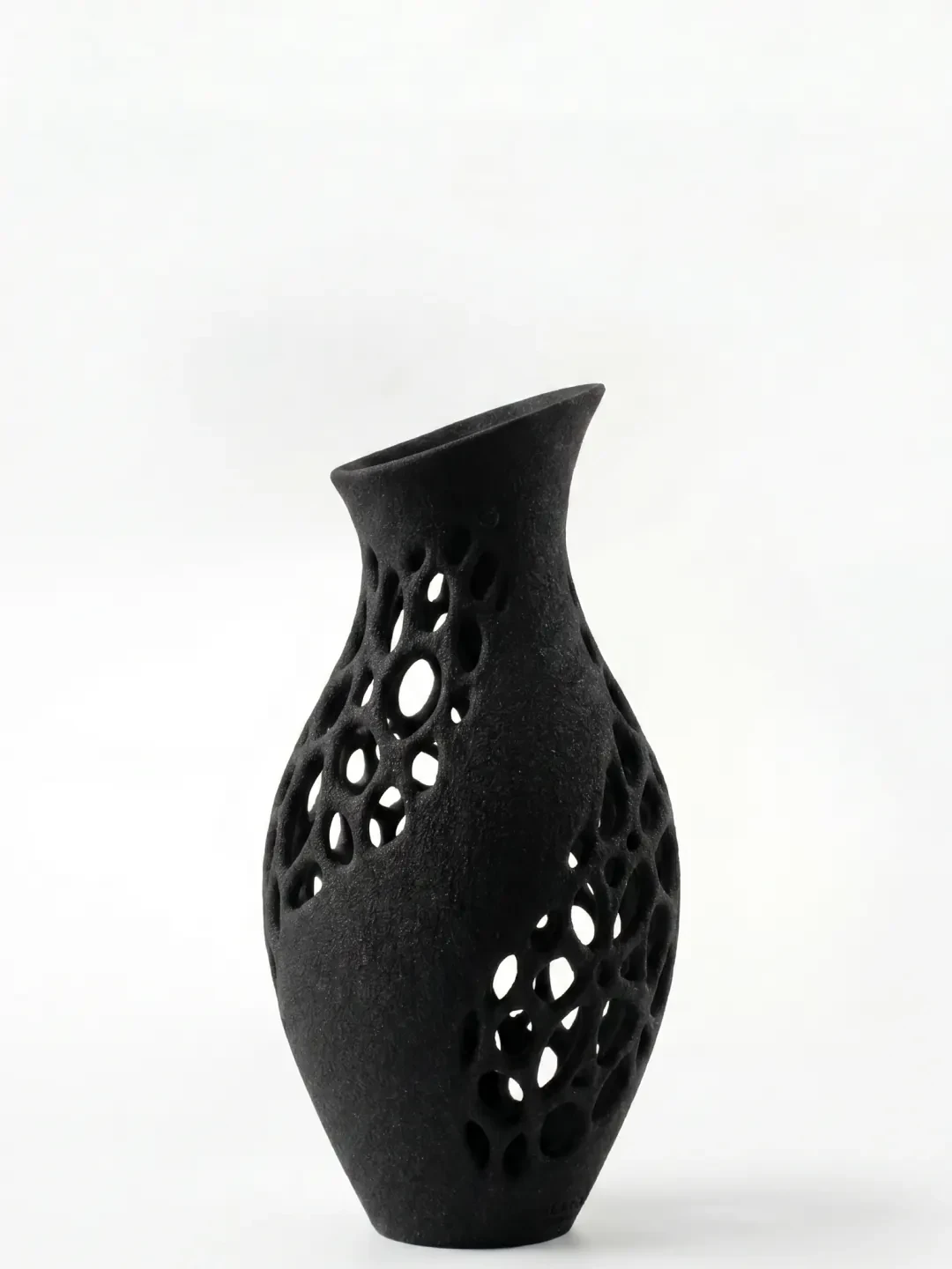 Erode Vessel V1 Vase, quartz sand, by Rollo Studio, view 5