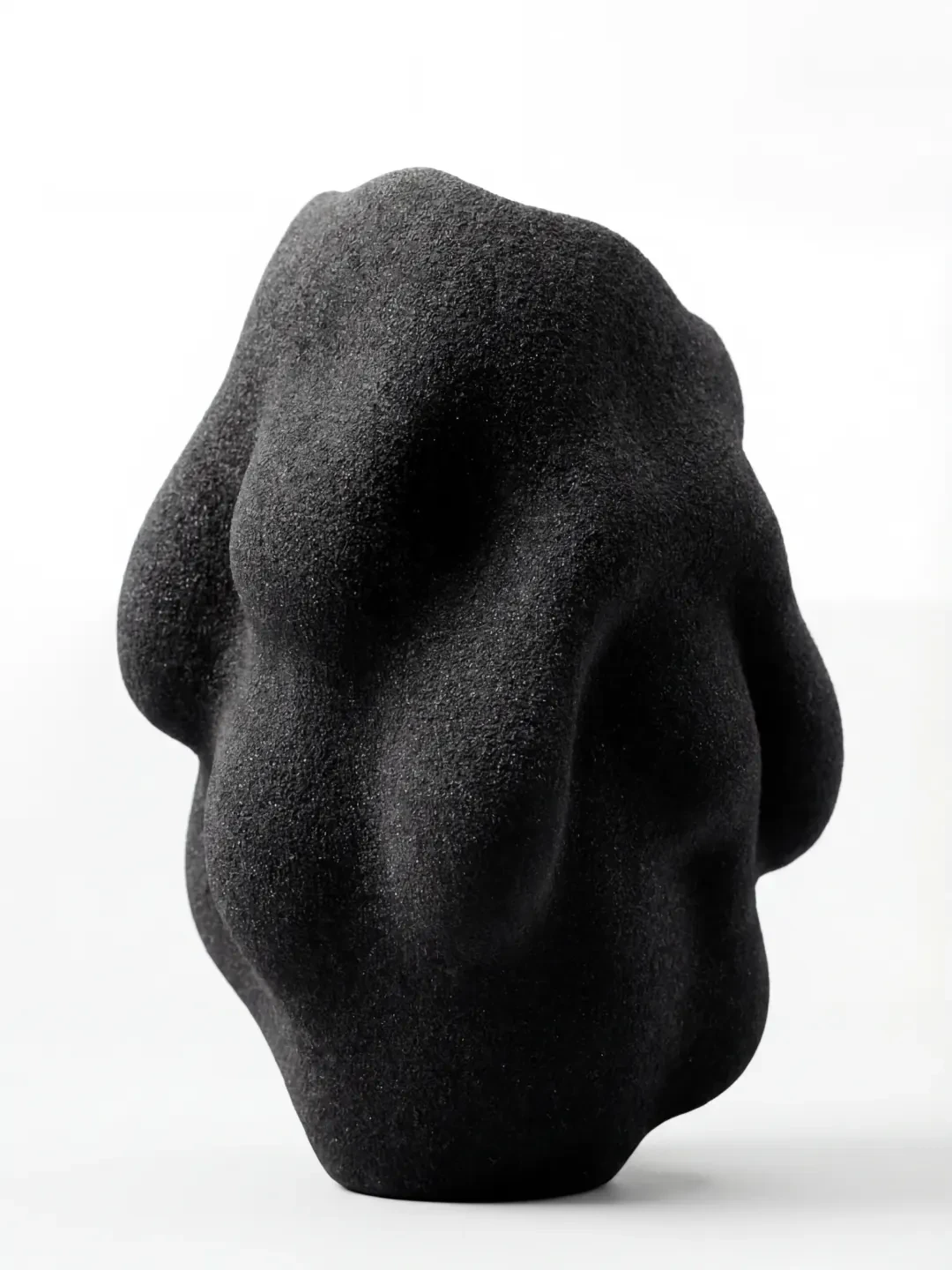 Intrelic Vessel Vase, quartz sand, by Rollo Studio, view 4