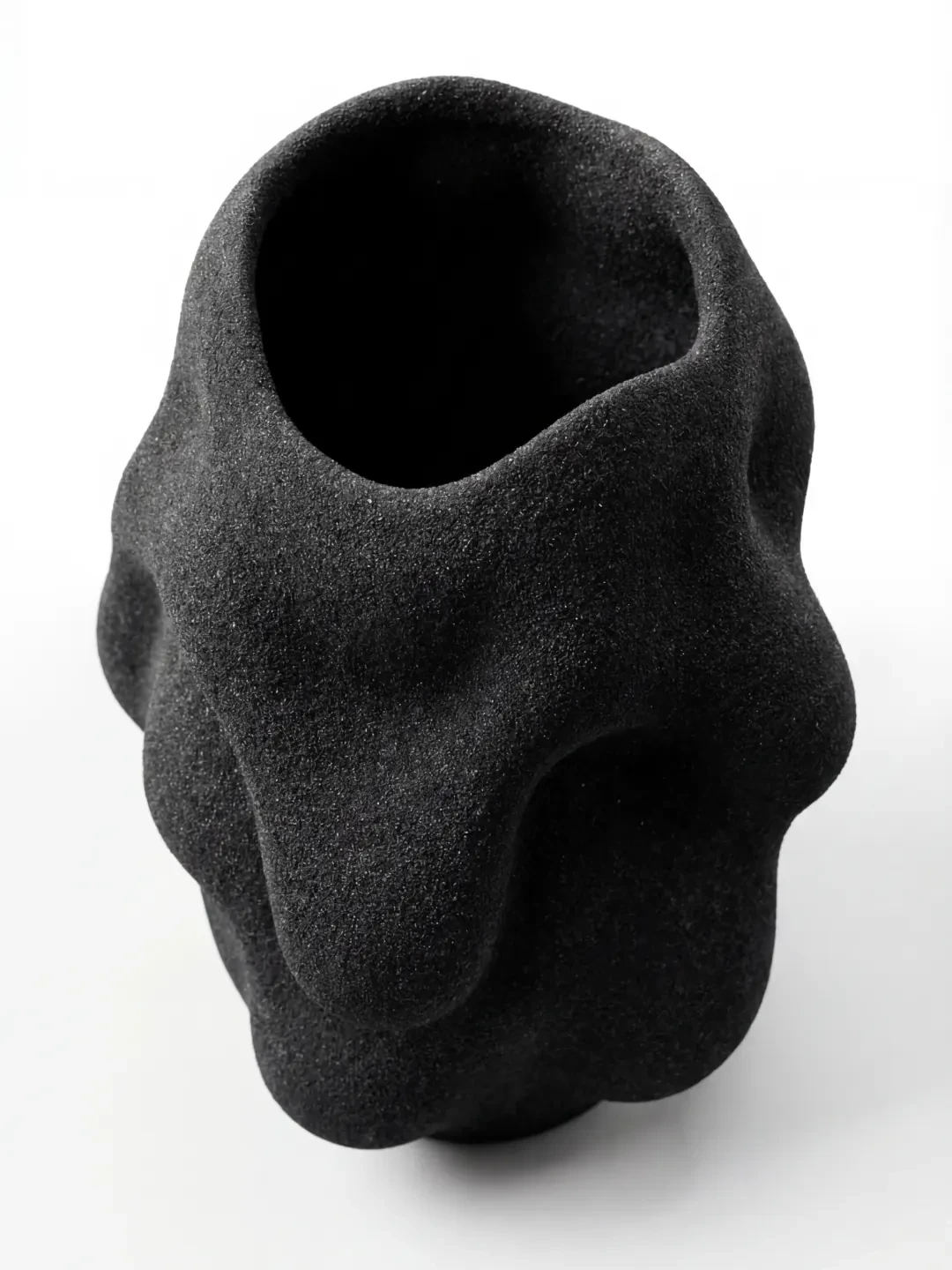 Intrelic Vessel Vase, quartz sand, by Rollo Studio, view 5
