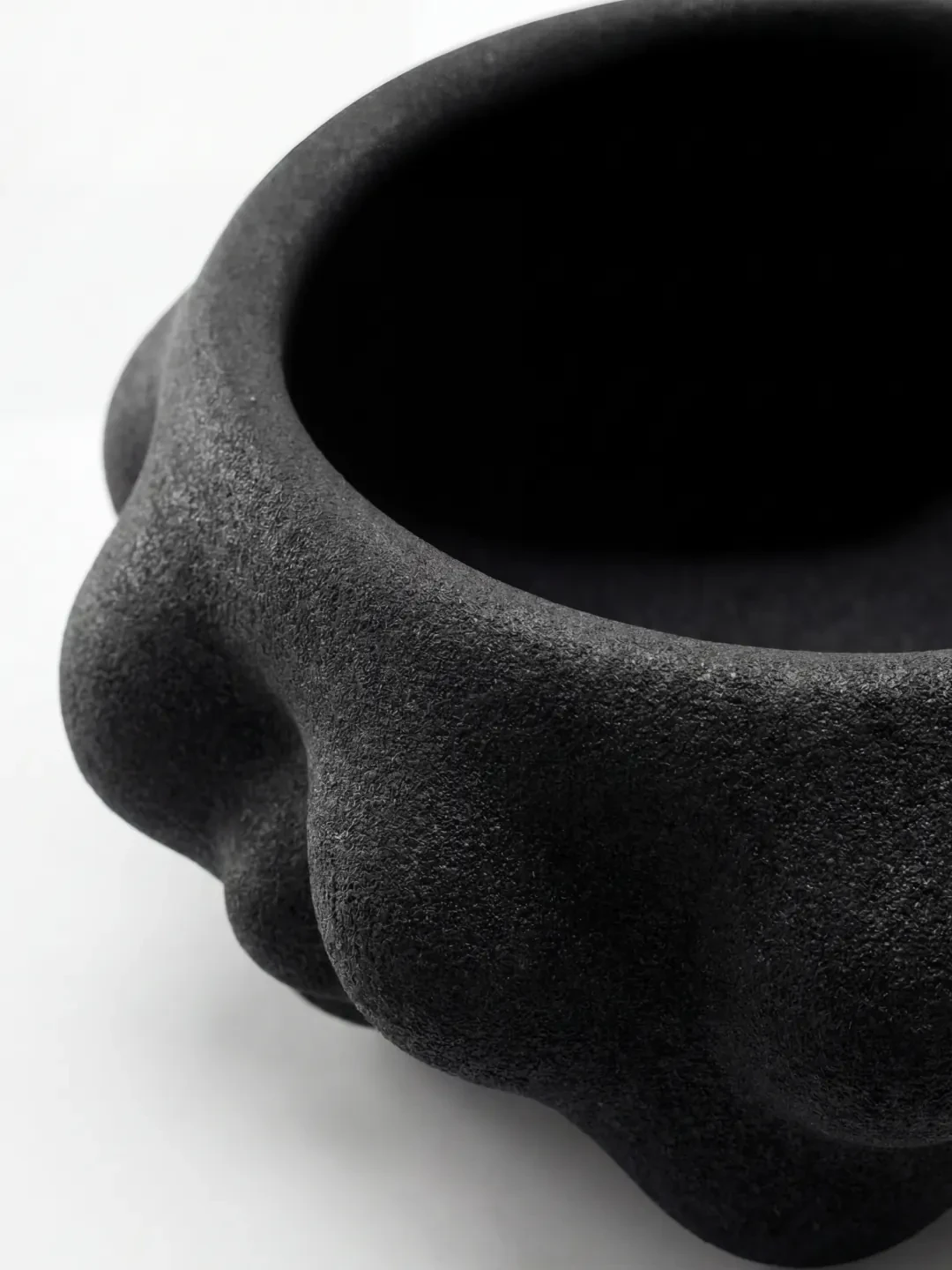 Vessel V4 Vase, quartz sand, by Rollo Studio, view 2