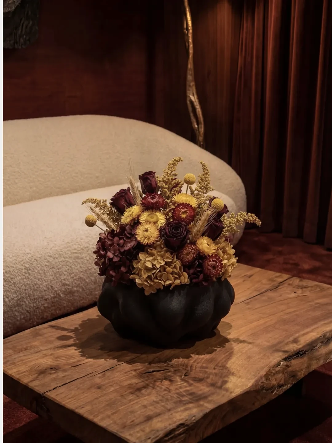 Vessel V4 Vase, quartz sand, by Rollo Studio, view 7