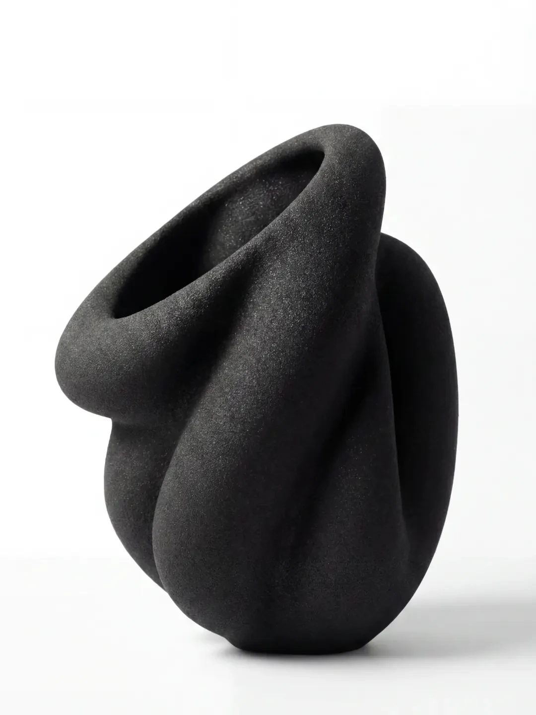 Vessel V5 Vase, quartz sand, by Rollo Studio, view 4