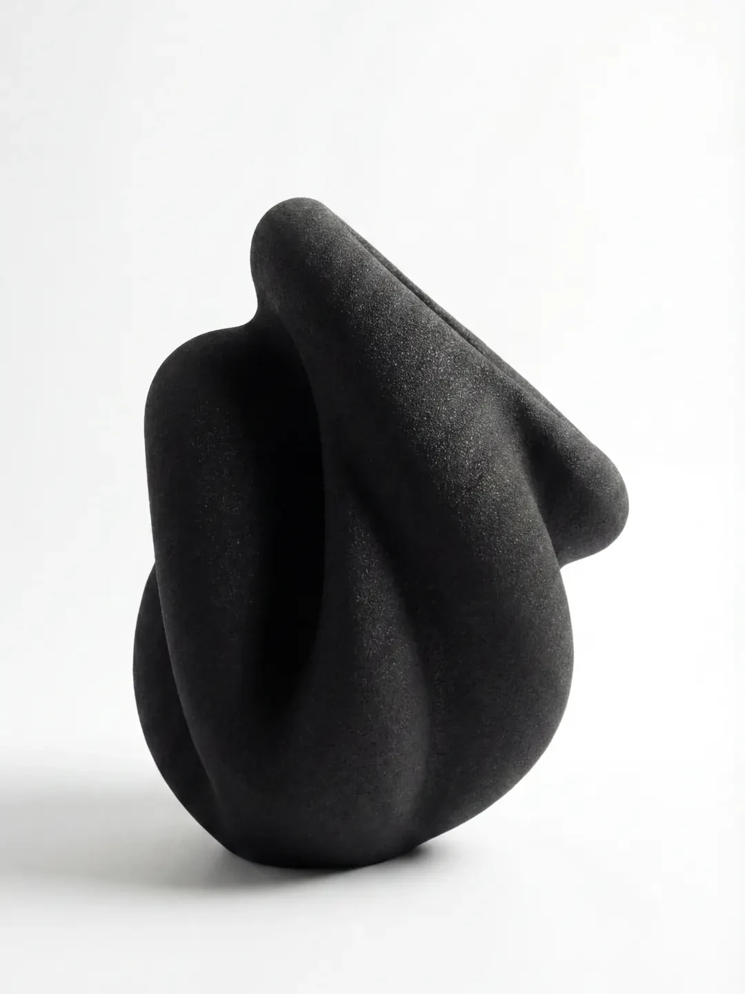 Vessel V5 Vase, quartz sand, by Rollo Studio, view 5