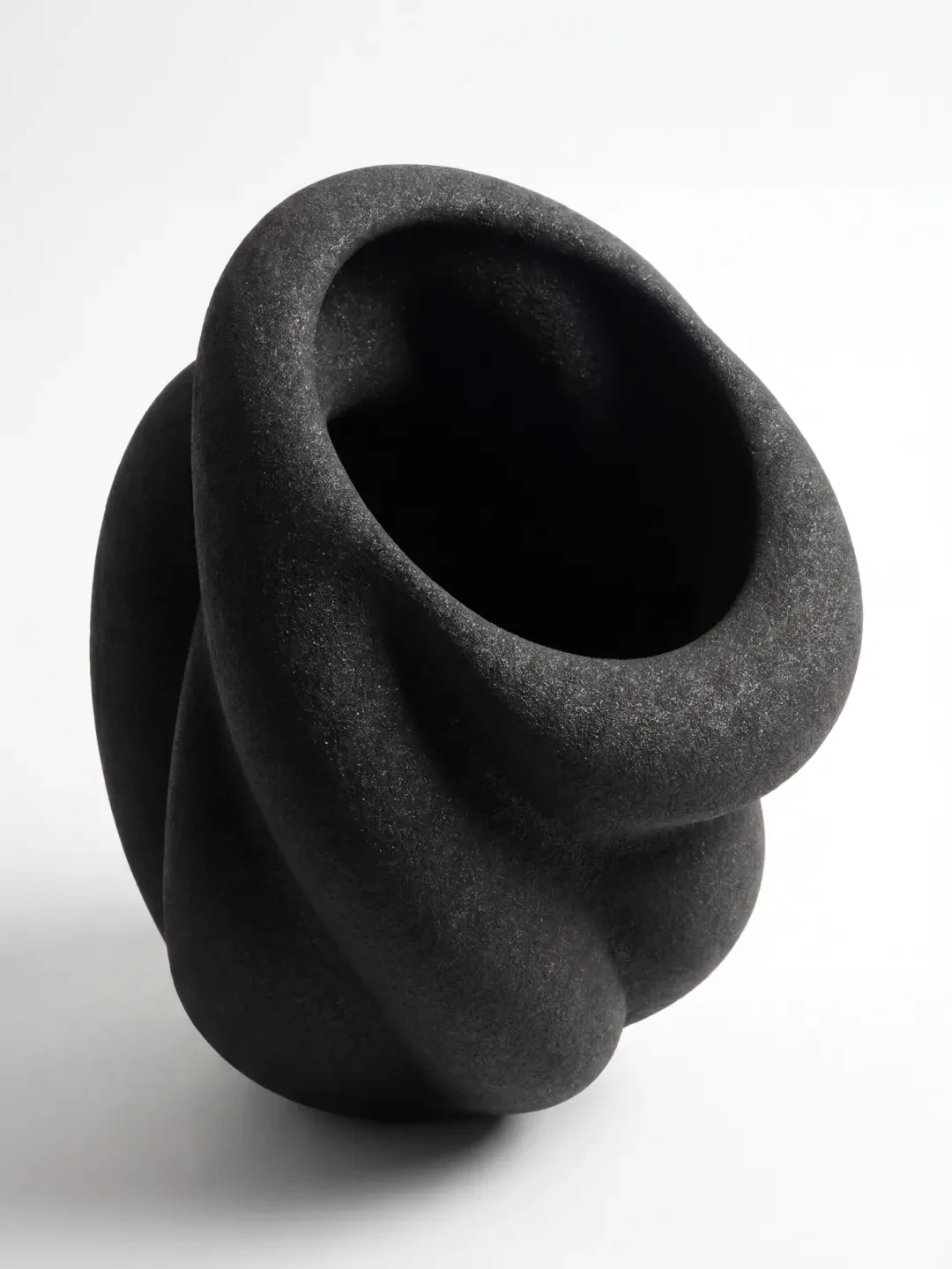 Vessel V5 Vase, quartz sand, by Rollo Studio, view 6