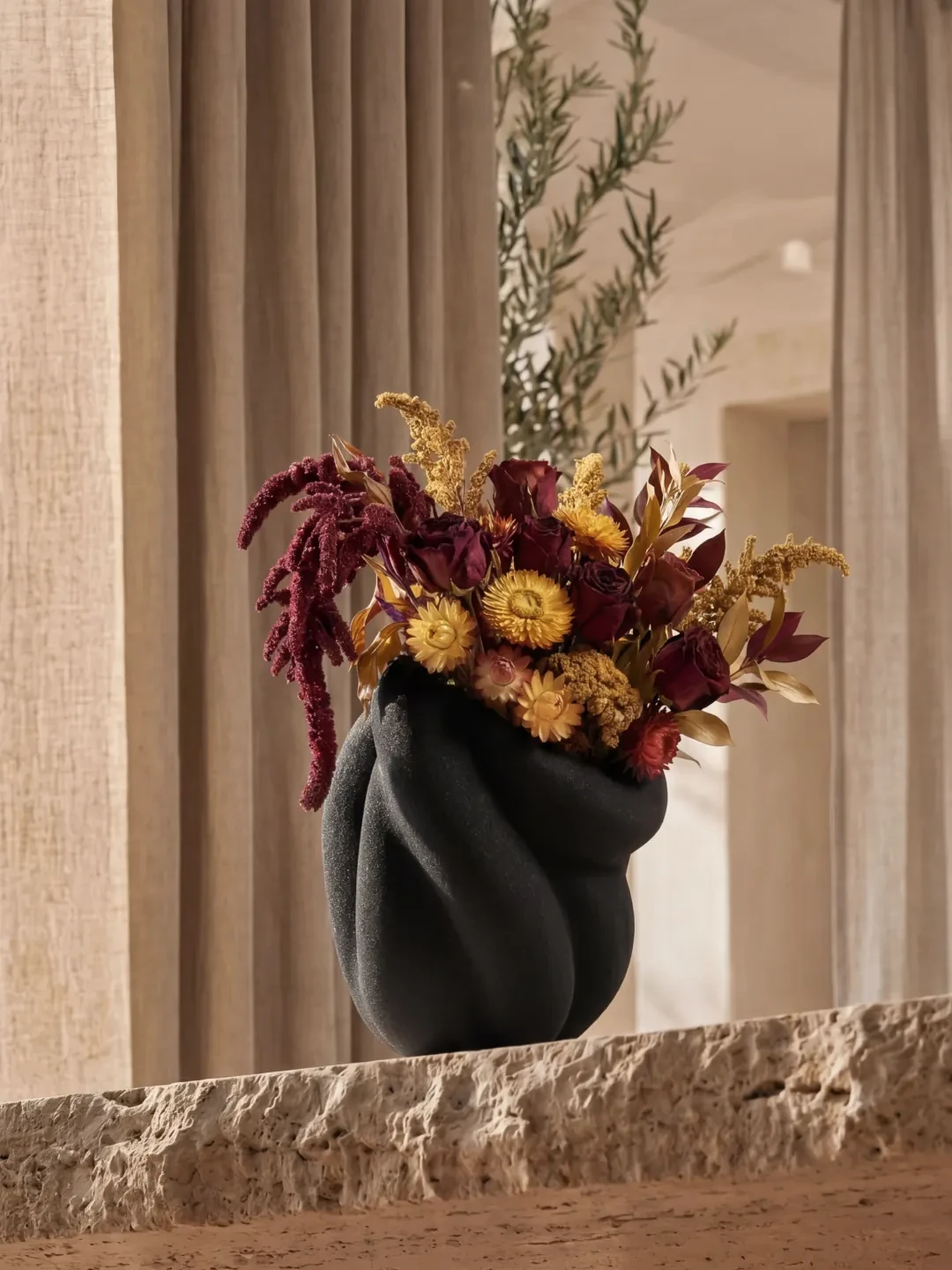 Vessel V5 Vase, quartz sand, by Rollo Studio, view 9