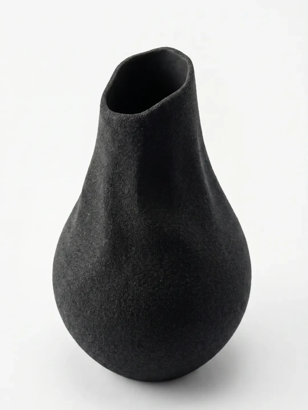 Vessel V7 Vase, quartz sand, by Rollo Studio, view 2