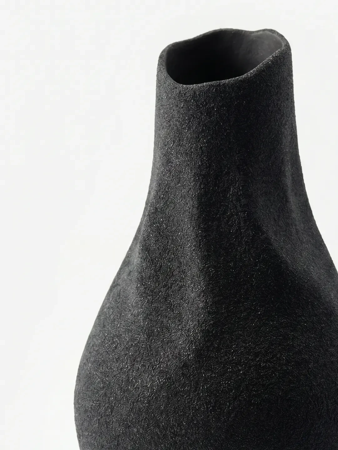 Vessel V7 Vase, quartz sand, by Rollo Studio, view 3