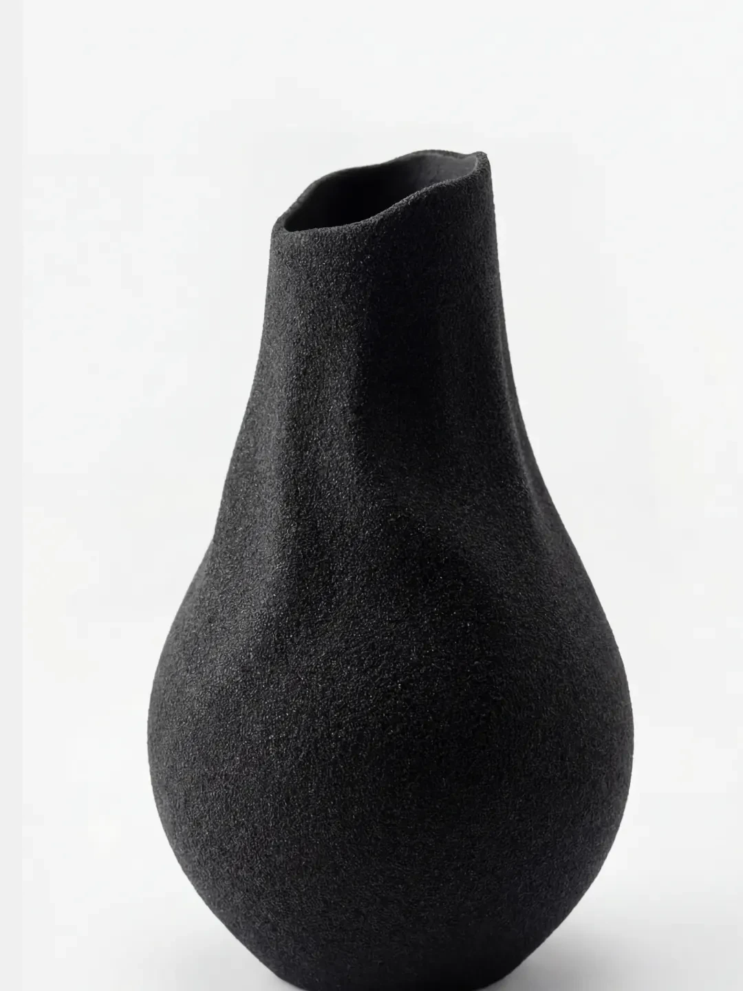 Vessel V7 Vase, quartz sand, by Rollo Studio, view 5