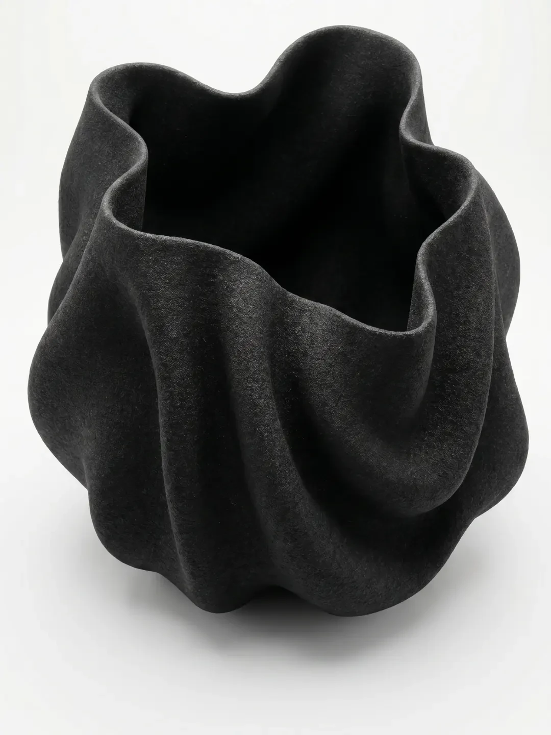Vessel V8 Vase, quartz sand, by Rollo Studio, view 3