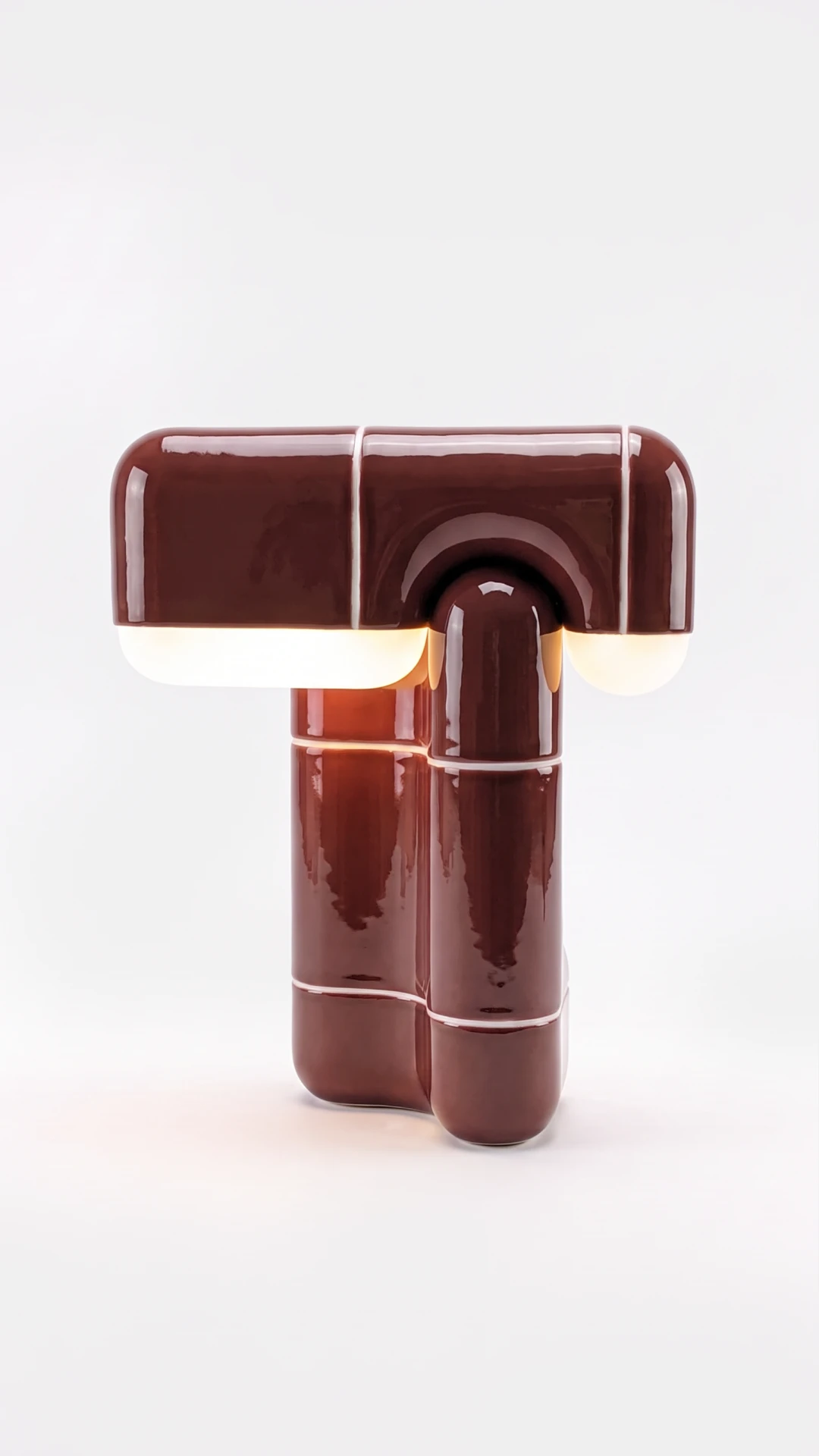 U·018 Table Lamp in Garnet