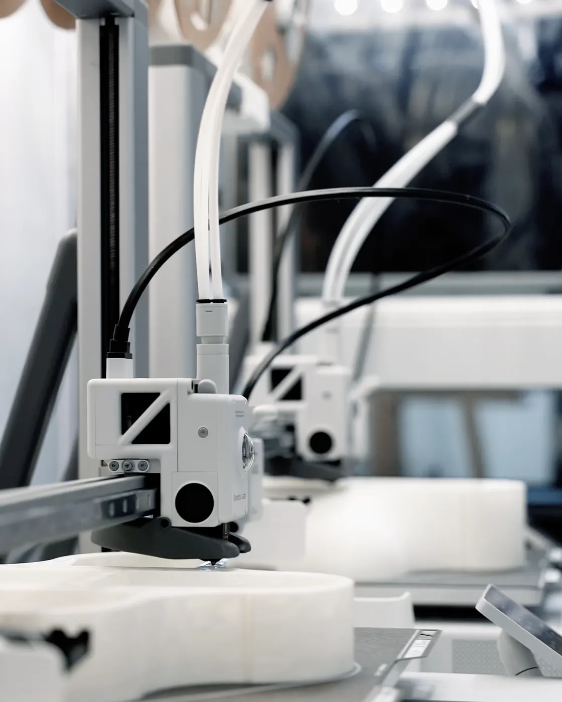 FDM printers at work on U· tiles in the Valencia studio